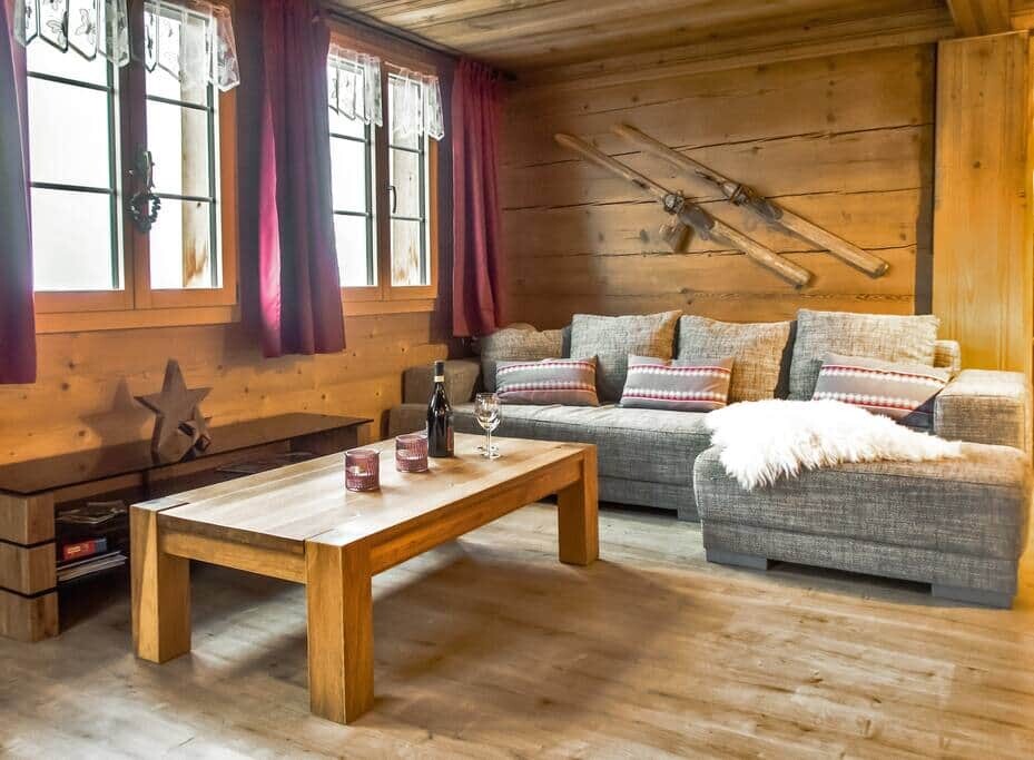 Chalet Grünenwald Parterre: Wohnzimmer mit charme renoviert und viel platz